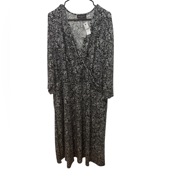 Lane Bryant Surplice-Neck Fit & Flare Jersey Midi Dress Size 26/28 - Picture 2 of 7